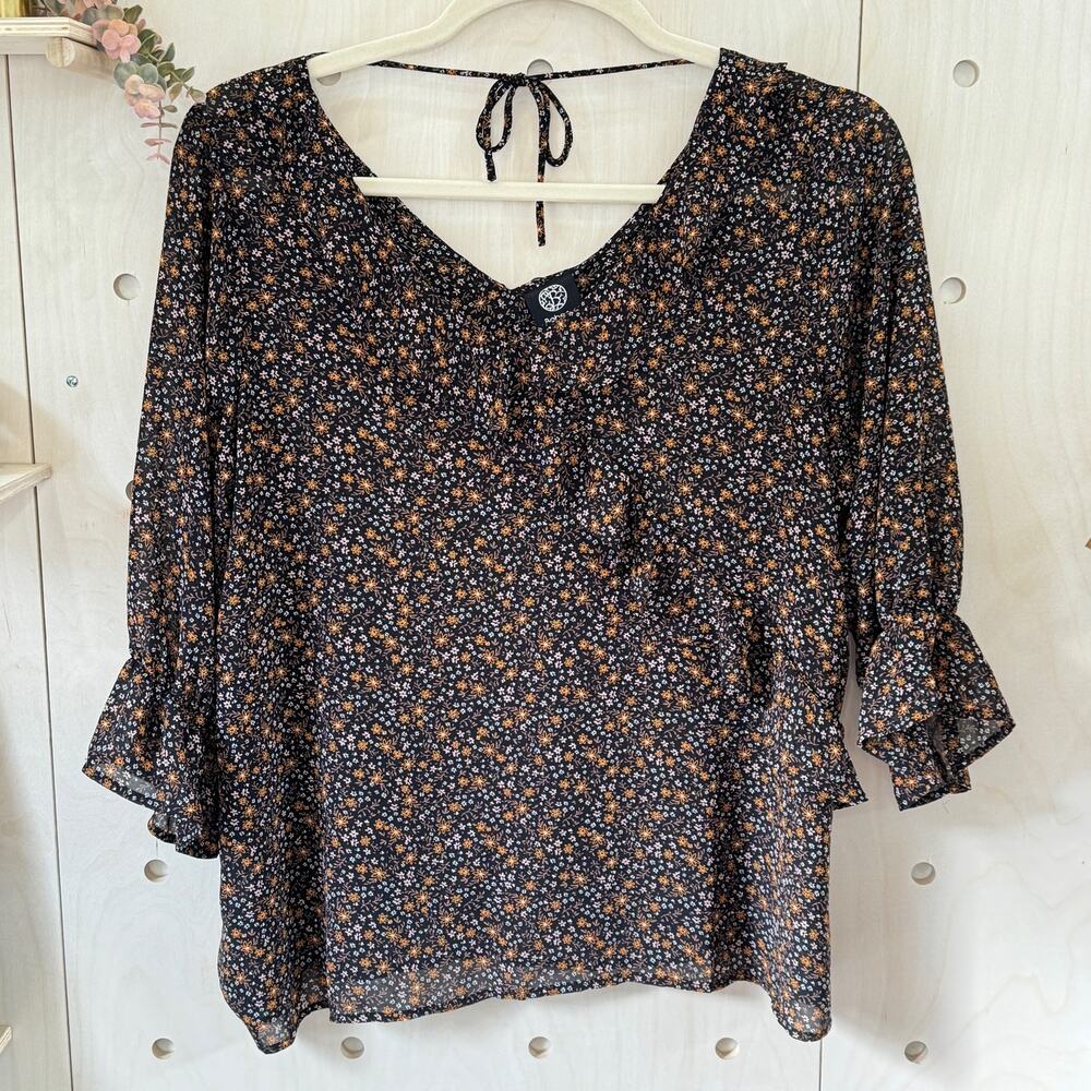 BOBEAU Ditsy Floral Ruffled Chiffon Blouse Size 1X Back Tie Neck Top 3/4 Sleeve